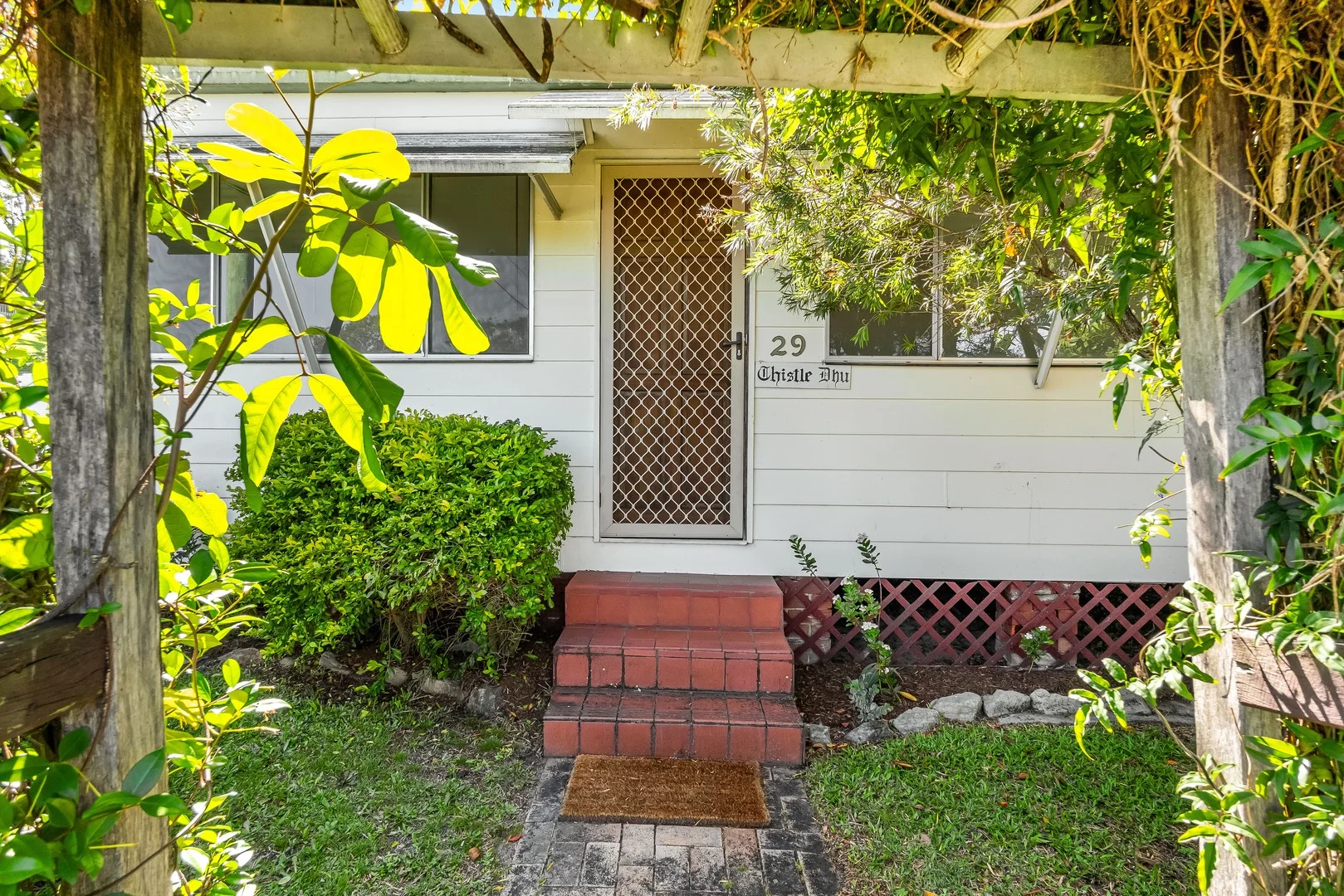 29 Woodford Street (1/18)