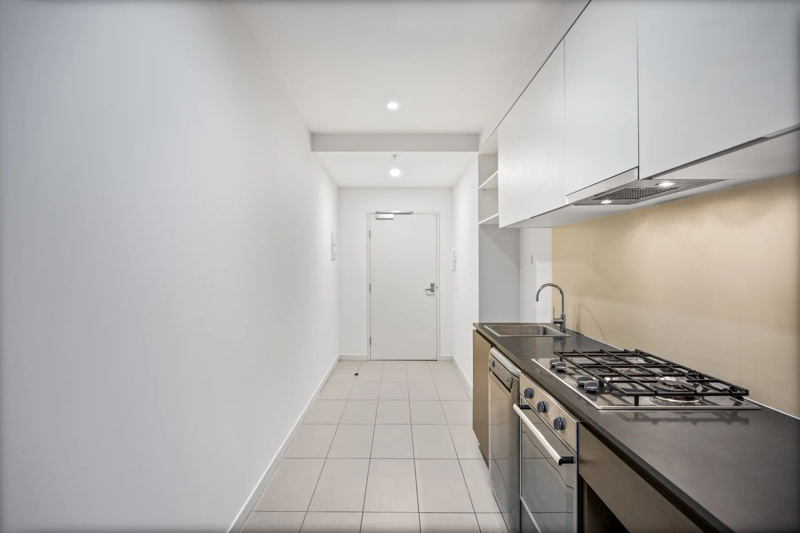 2902/568 Collins Street - Image 3