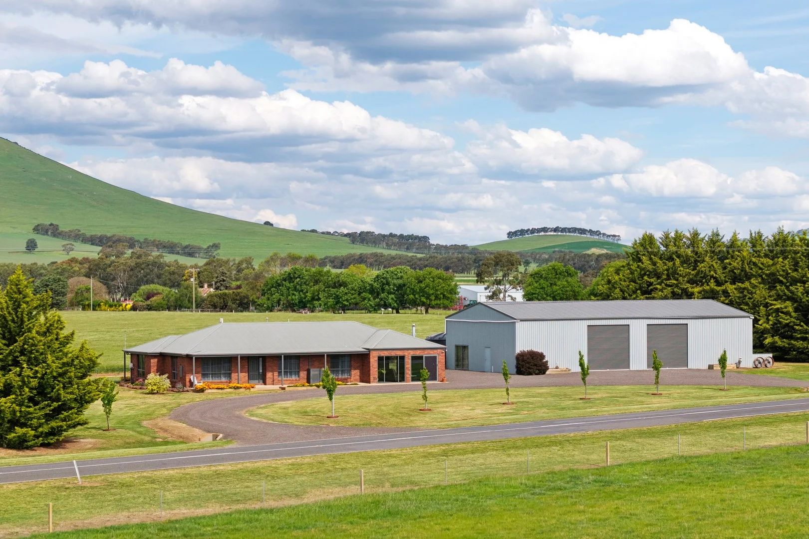 2975 Creswick-Newstead Road - Image 2
