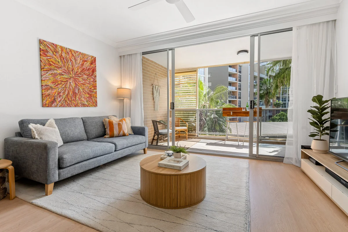 299/9 Crystal Street (1/10)