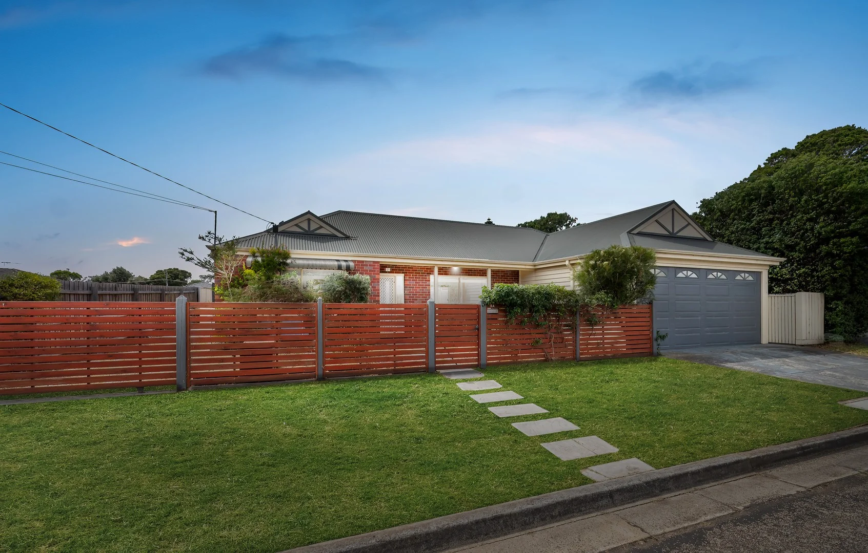 2A Moorfield Avenue (1/1)