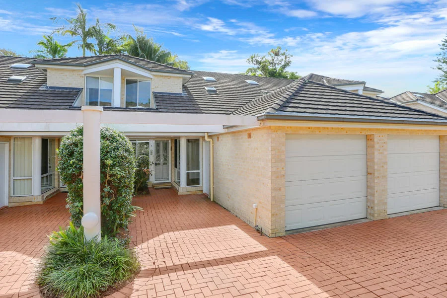 3 / 8 Woolcott Street (1/10)