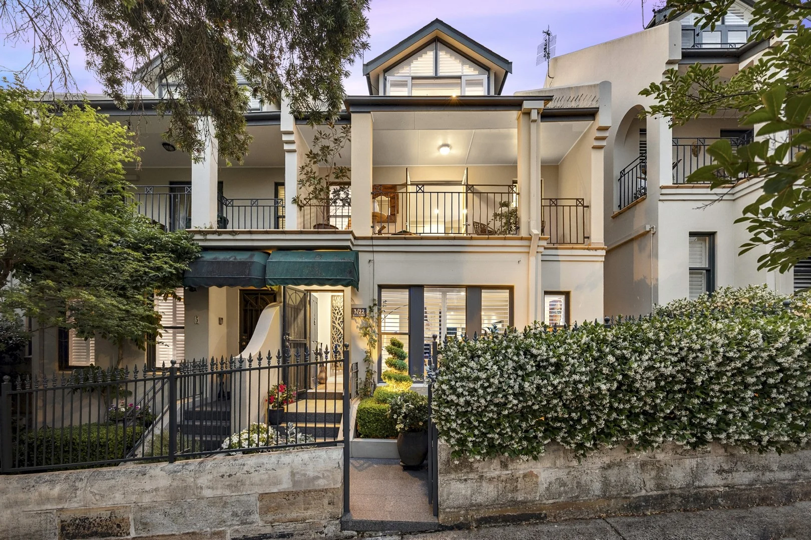 3/22 MacKenzie Street (1/16)