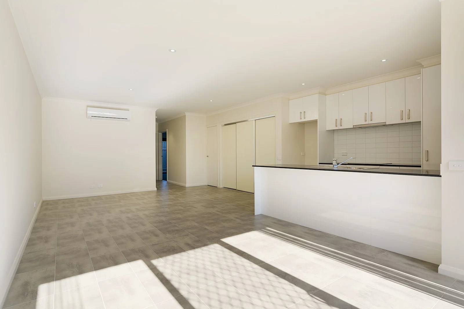 3/23A Smith Street - Image 4