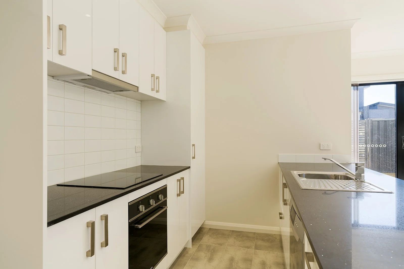 3/23A Smith Street - Image 2