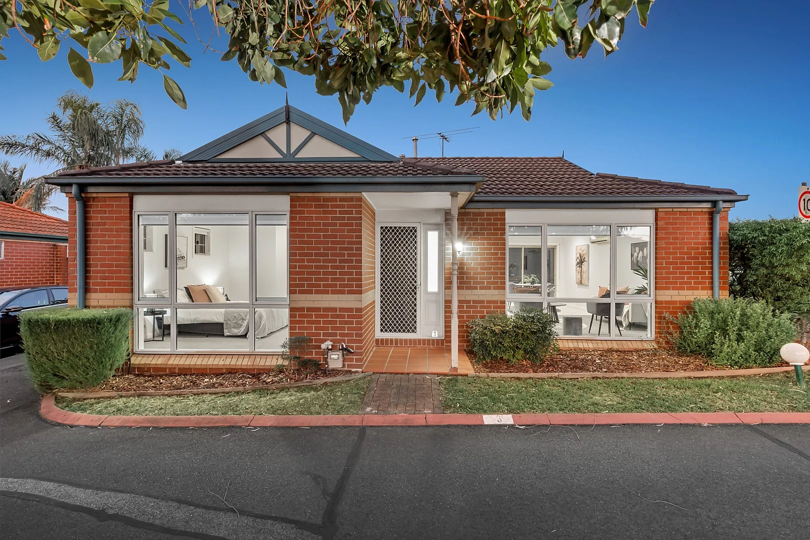 3/355 Dorset Road (1/8)