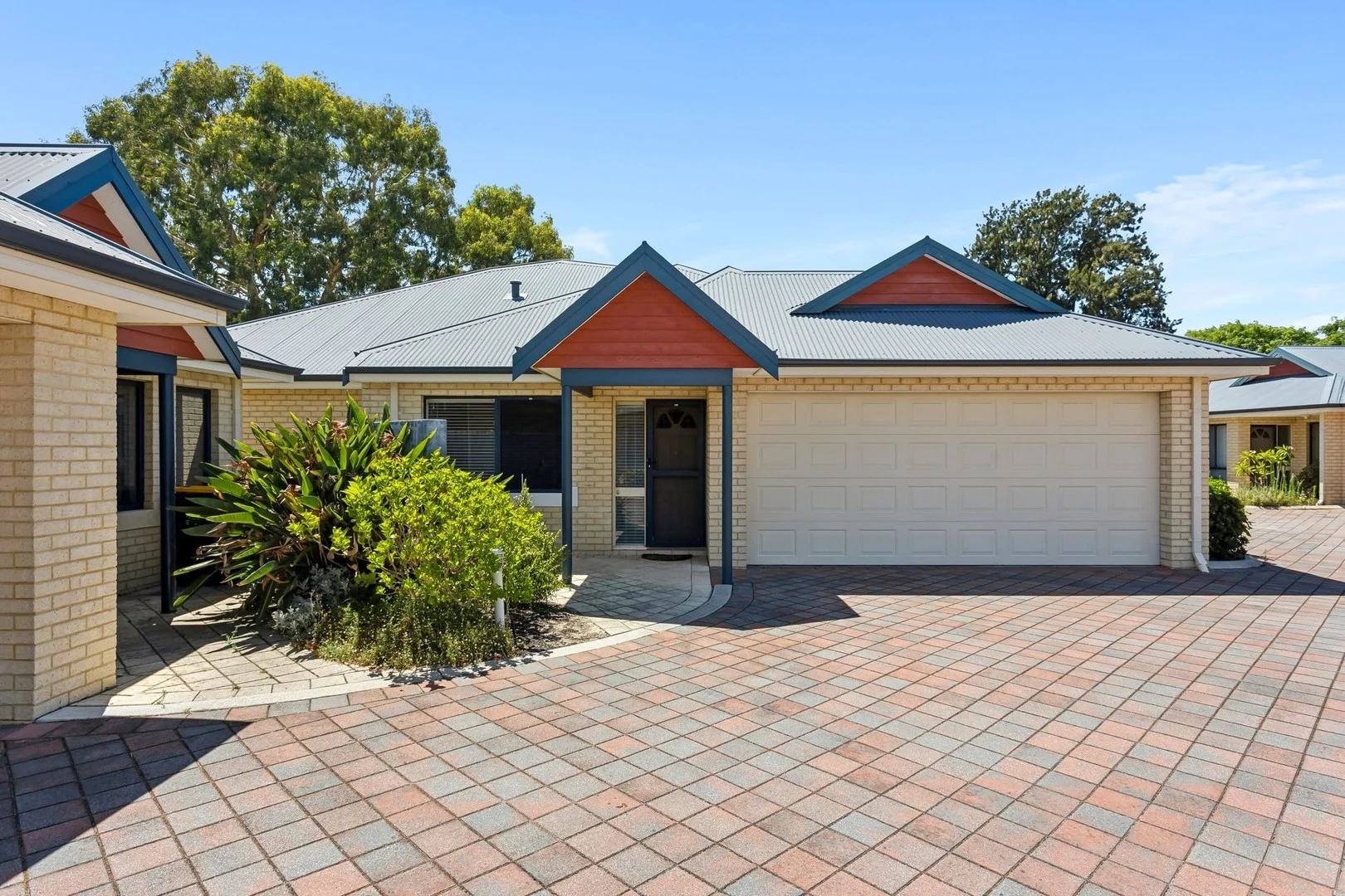3/43 Martingale Avenue (1/28)