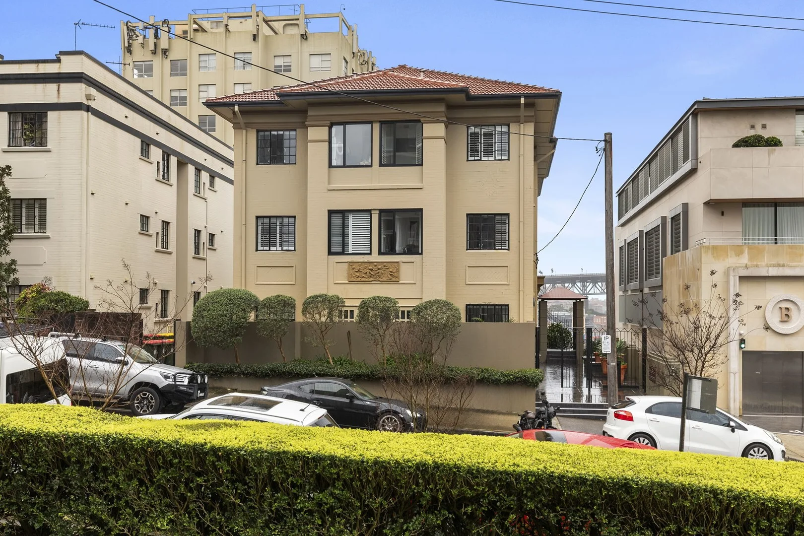 3/5 East Crescent Street (1/10)