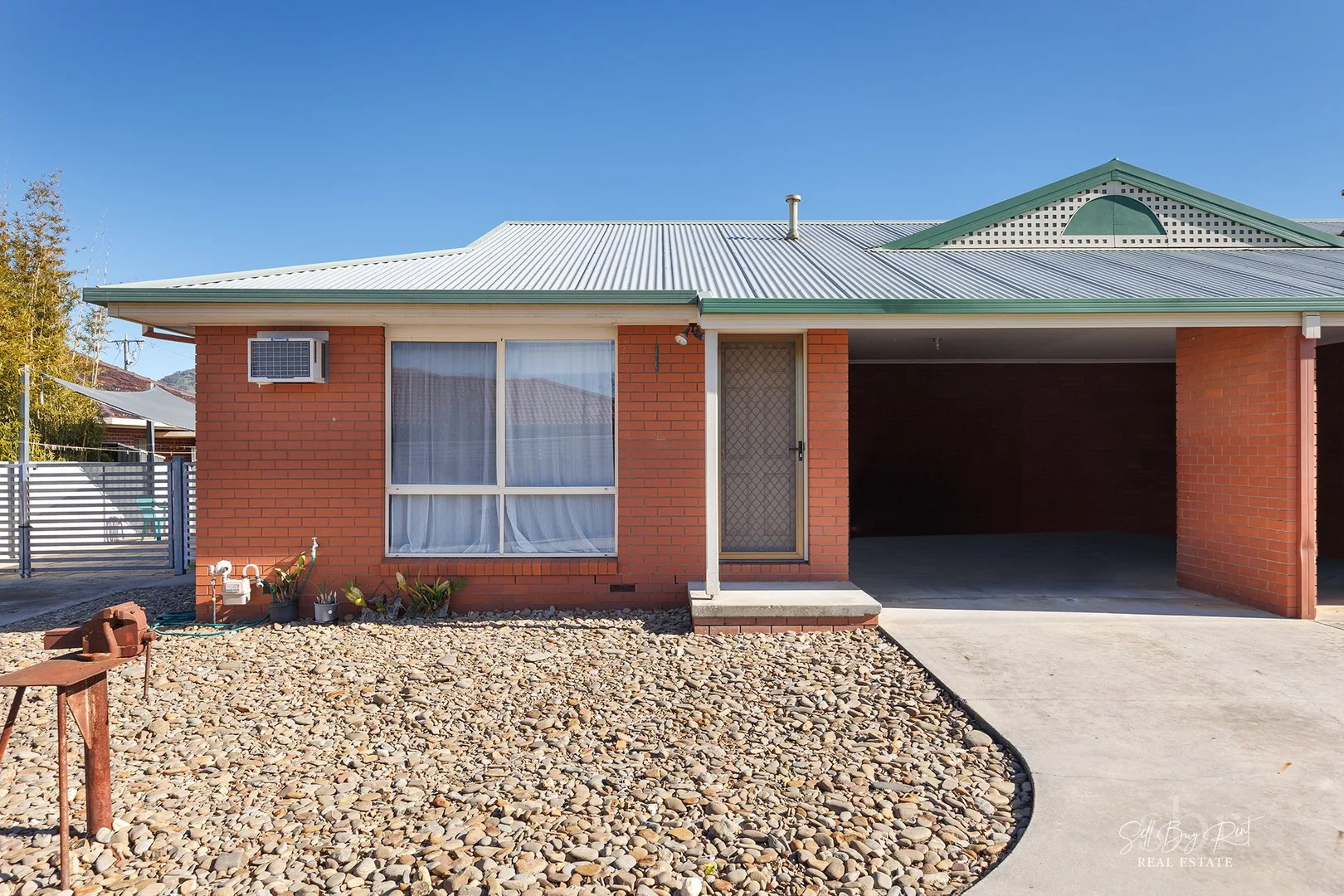 3/50 MAYFAIR DRIVE (1/17)
