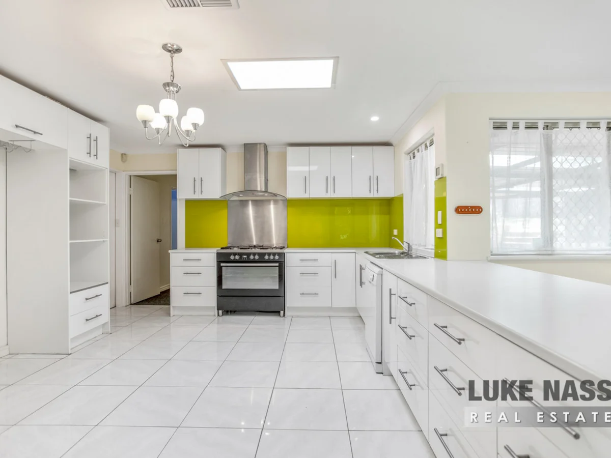 3 Anembo Place (1/28)
