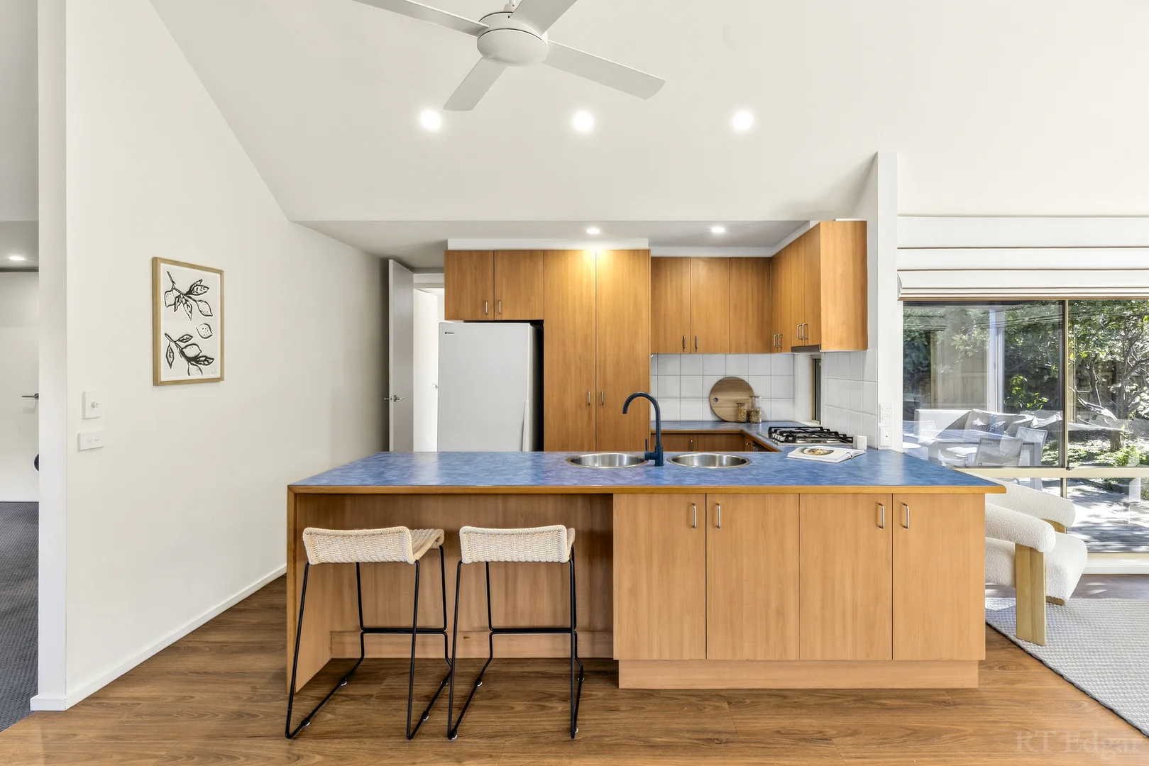 3 Beach Close - Image 3