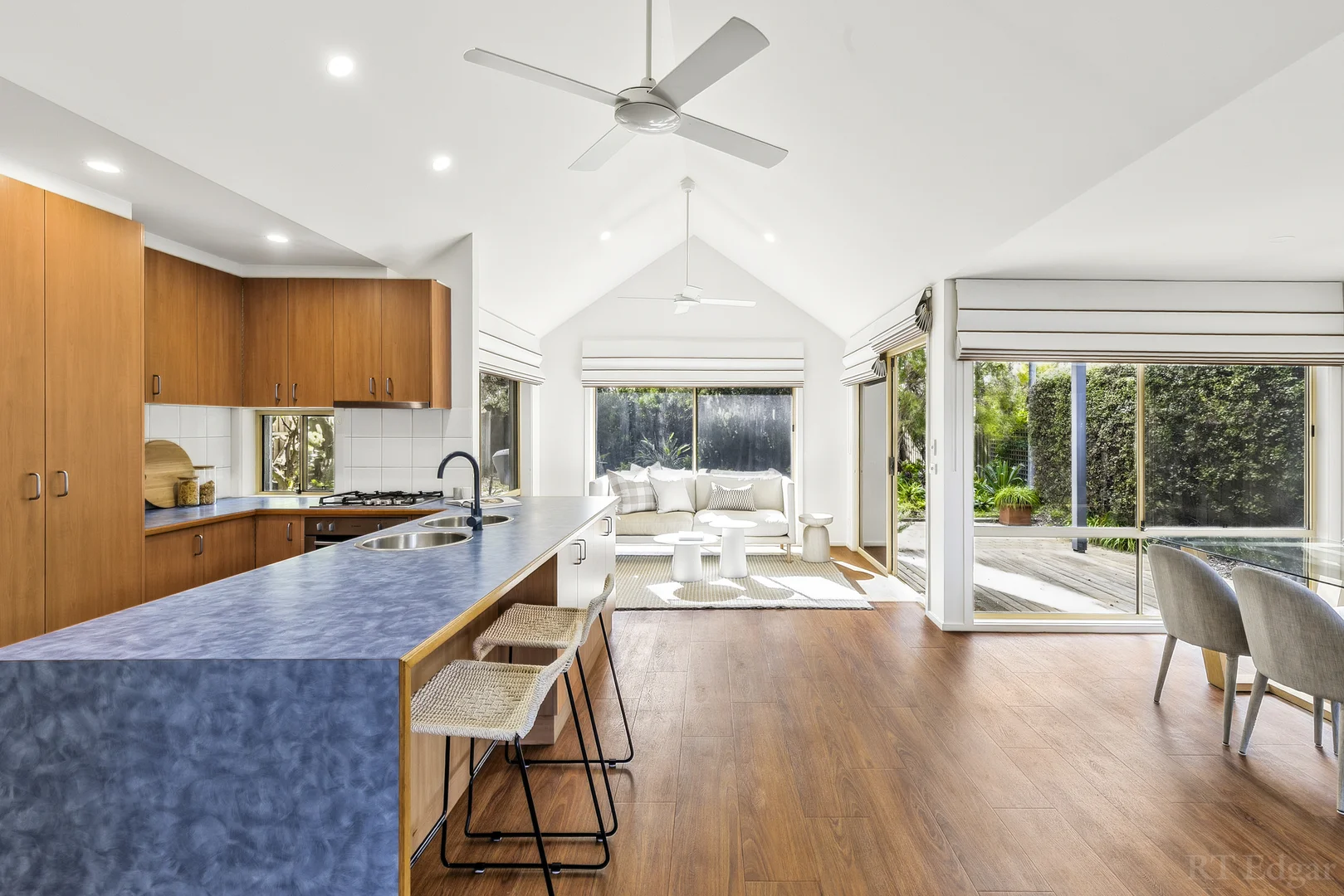3 Beach Close - Image 2