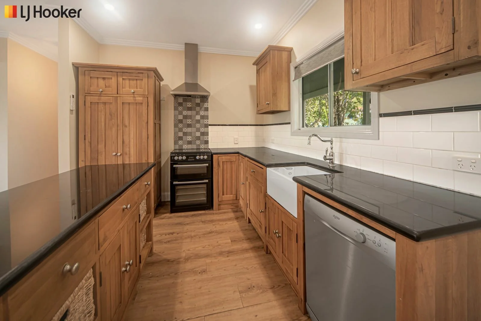 3 Colyer Avenue (1/12)