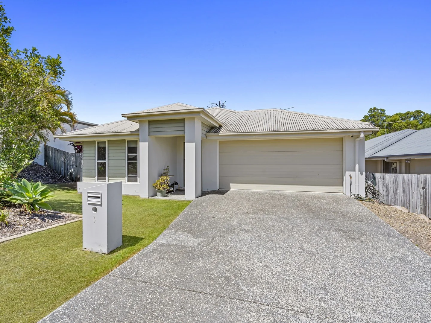 3 Conjola Crescent (1/19)