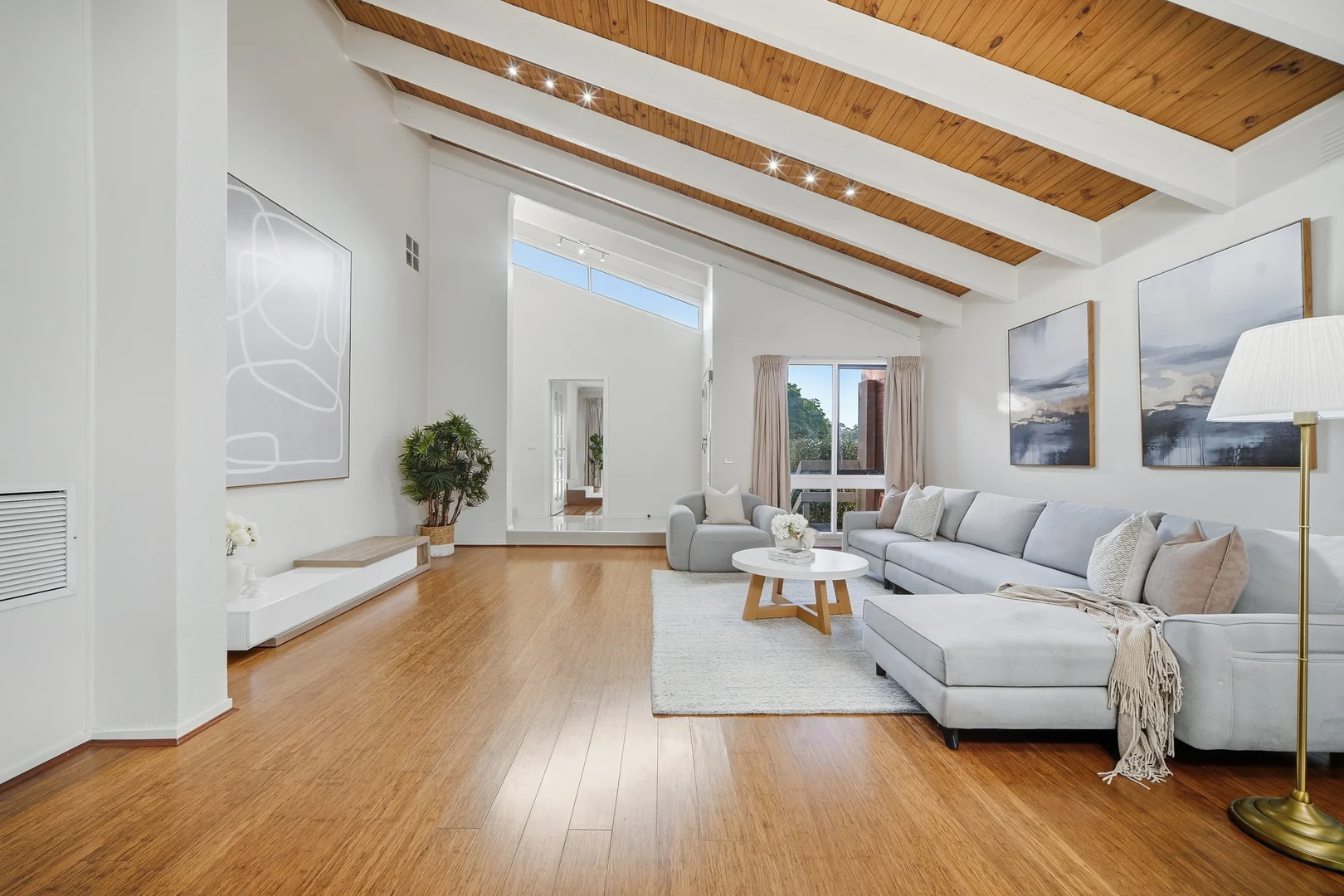 3 Flowerdrum Close - Image 3