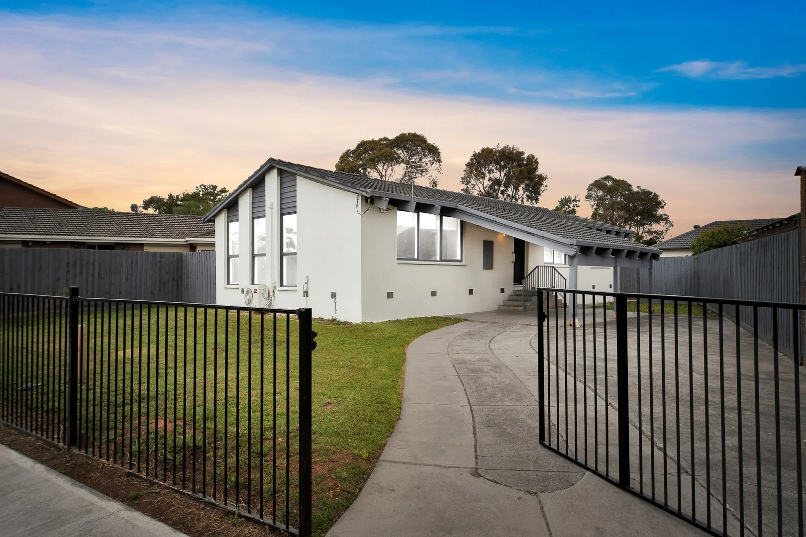3 Geddes Crescent (1/15)