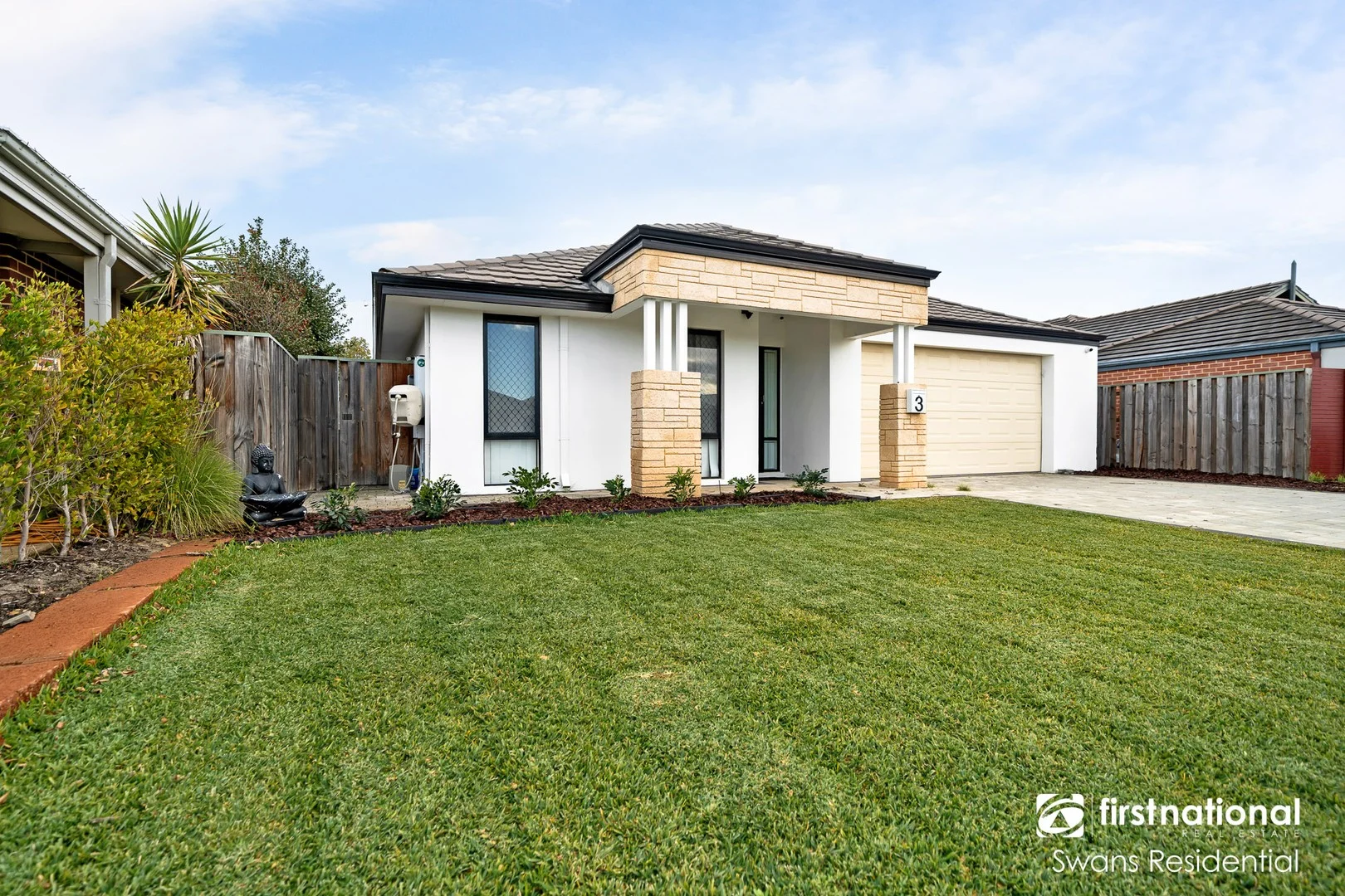 3 Greenslade Crescent (1/42)