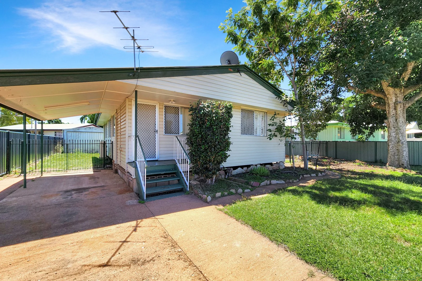 3 Jupiter Avenue (1/9)