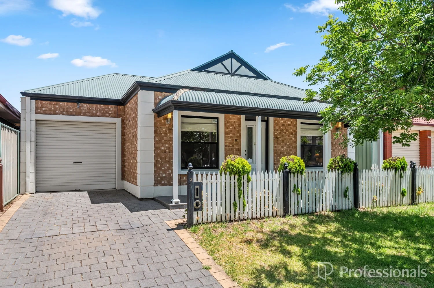 3 Lakefield Crescent (1/1)