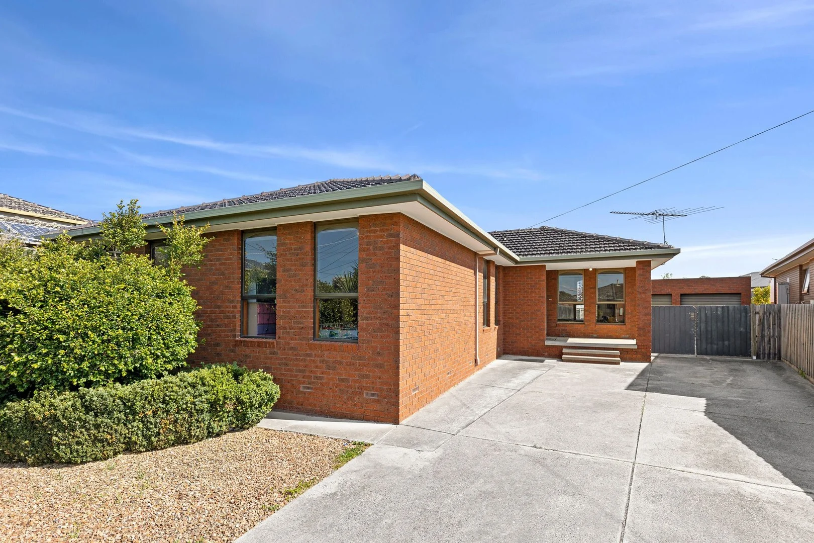 3 Manooka Ct (1/1)