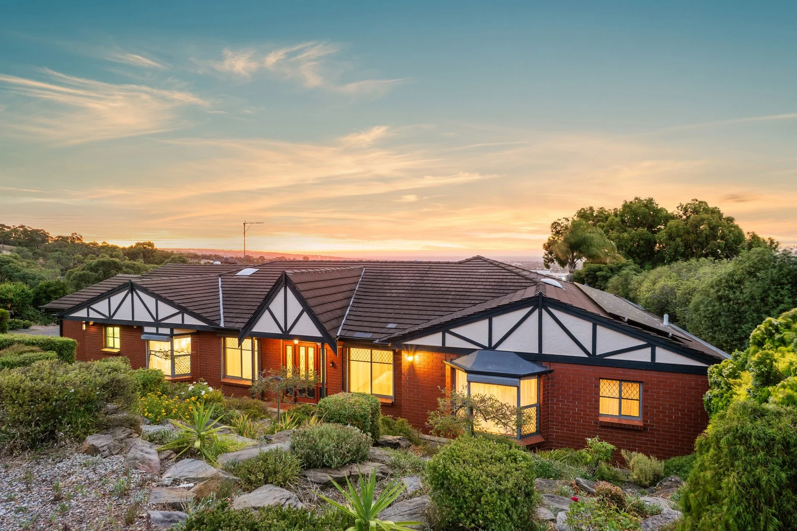 3 Mitchell Crescent (1/1)