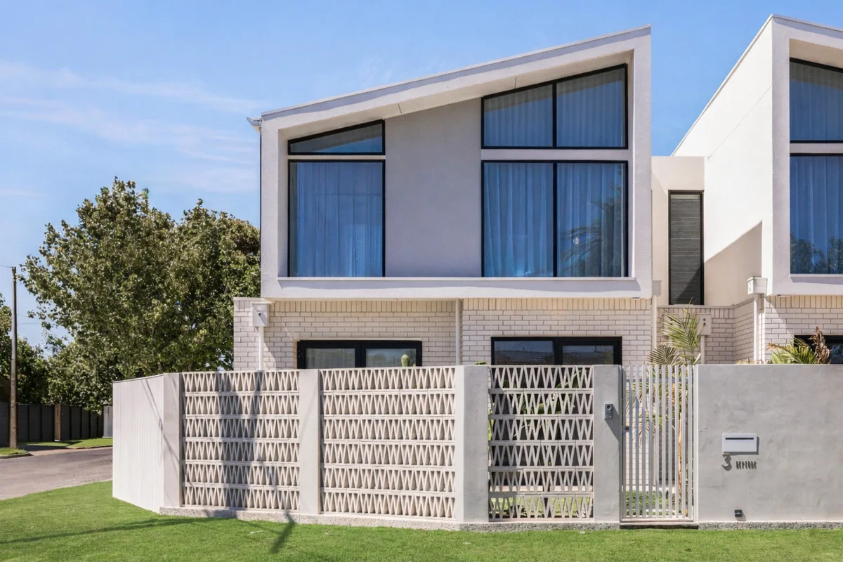3 Neptune Crescent (1/1)