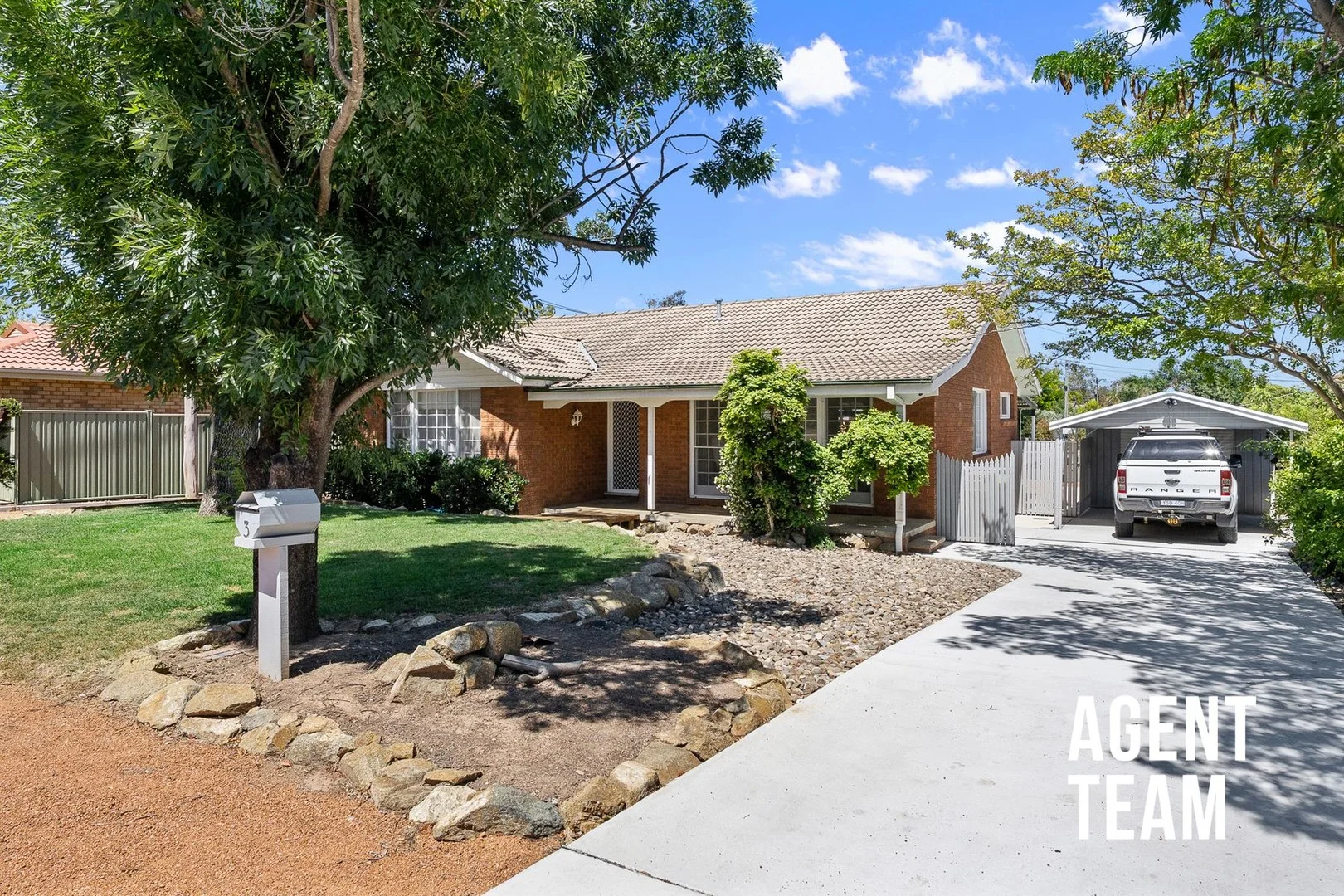 3 Northmore Crescent (1/28)