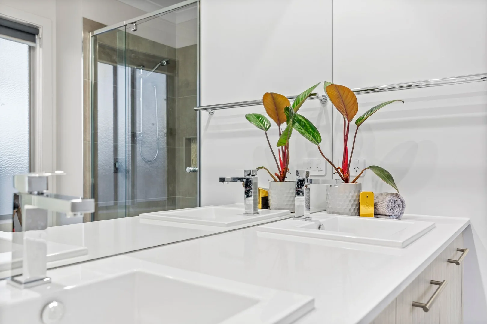 3 Saltaire Court - Image 5