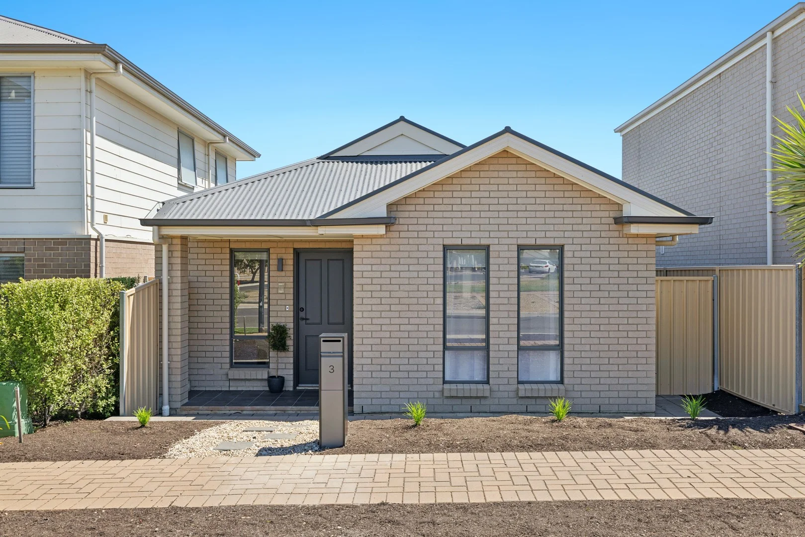 3 Triton Street (1/25)