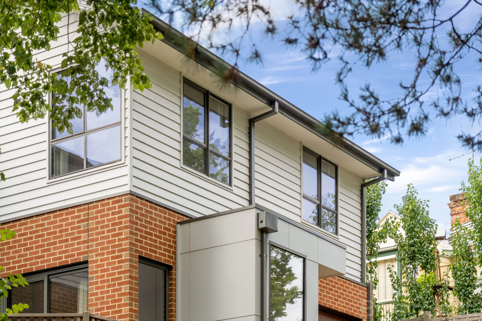 3 Vincent Street North - Image 2