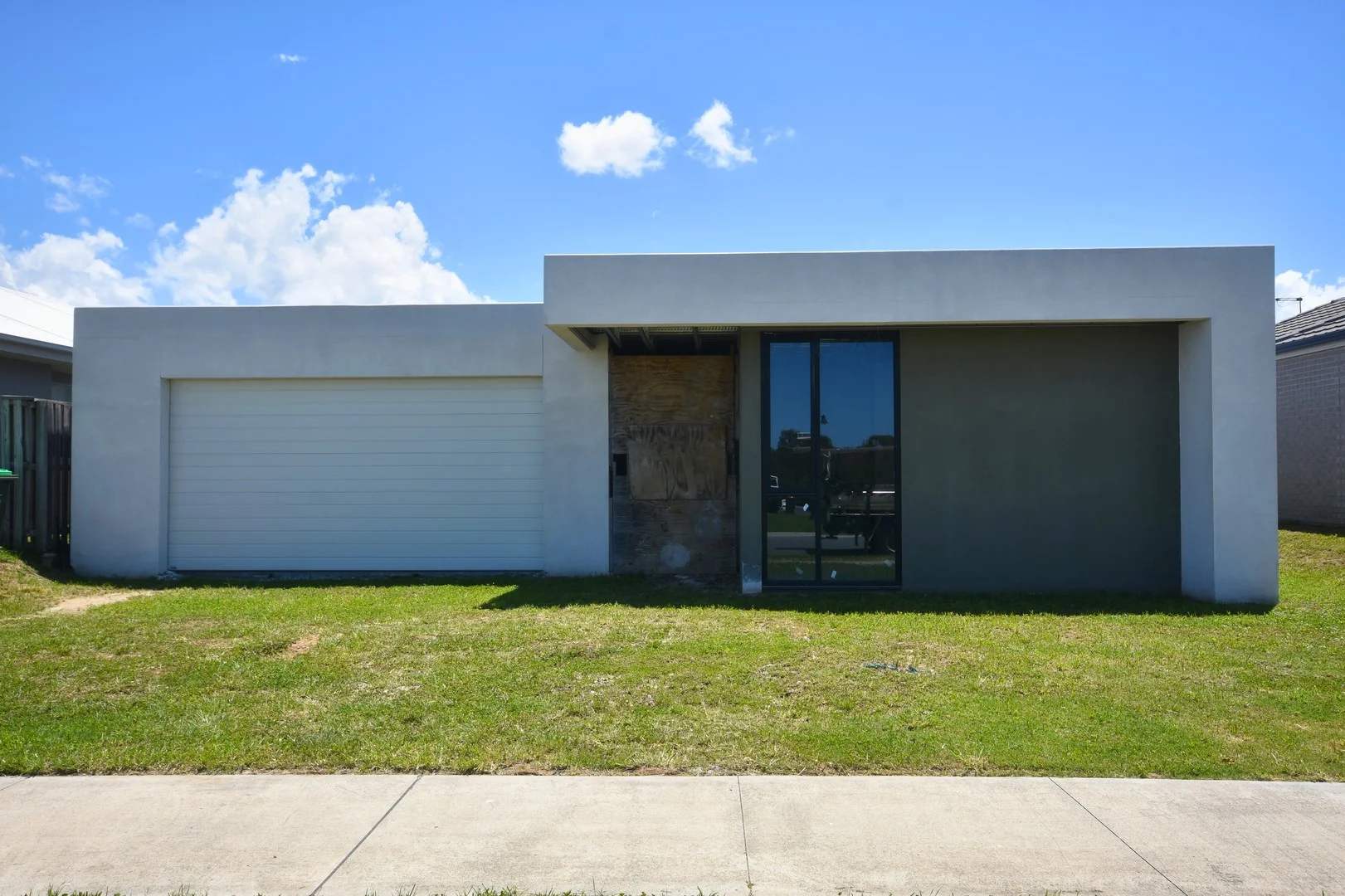 30 Alkina Drive (1/15)