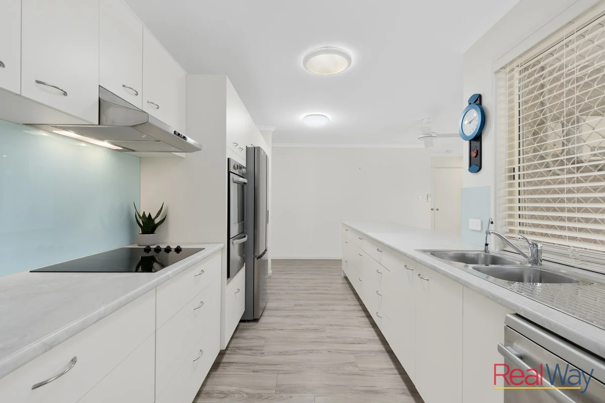 30 Chancellor Drive (1/16)