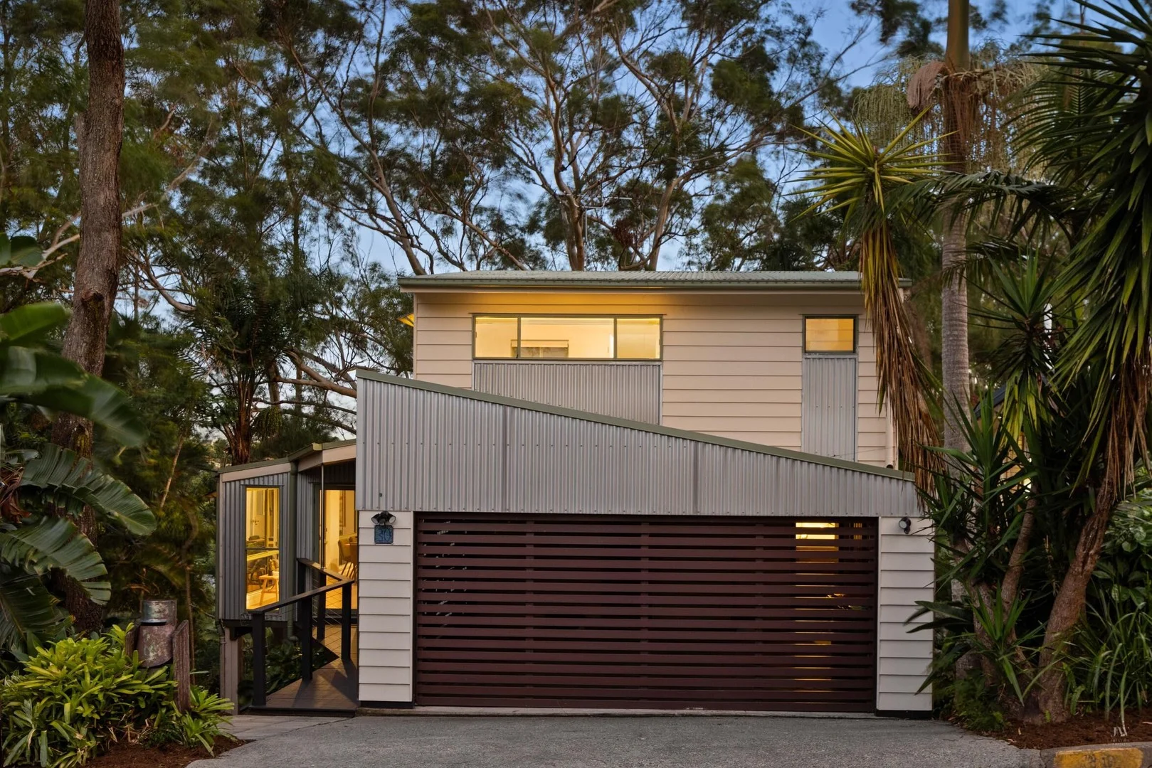 30 Domain Road (1/29)