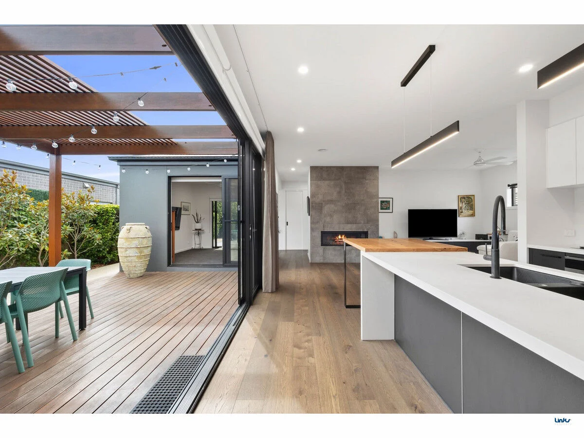 30 Glassy Way (1/15)