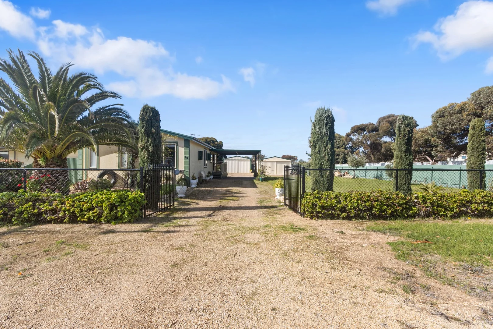 SOLD - $490,000