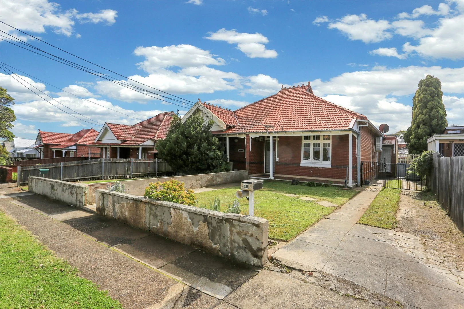 30 Queens Road (1/19)