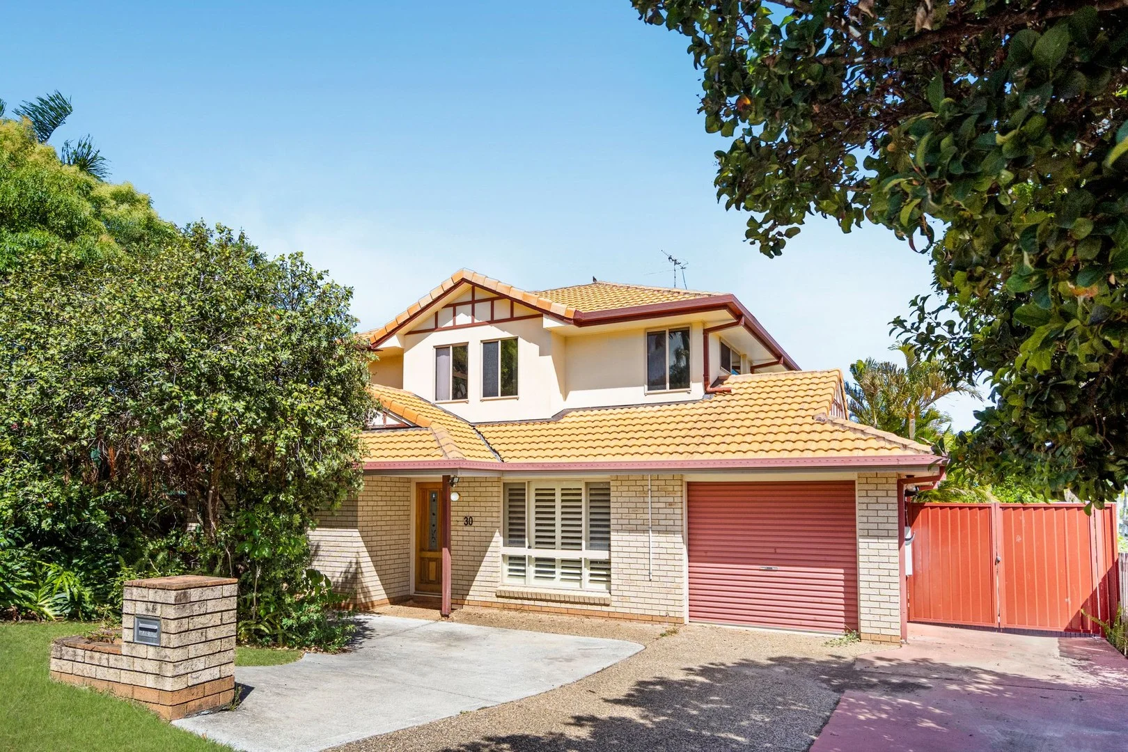 30 Tahan Crescent (1/15)