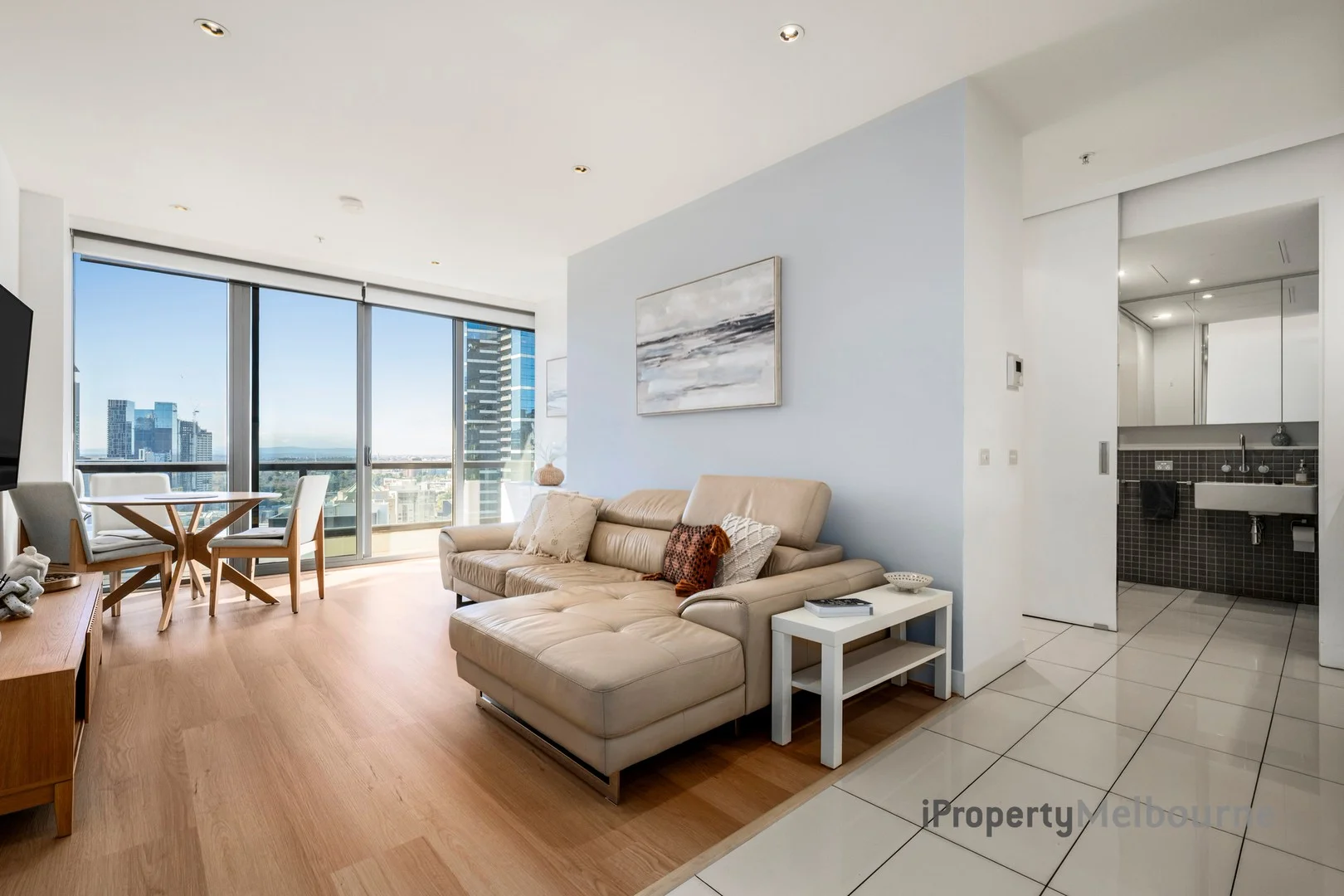 3002/1 Freshwater Place (1/19)