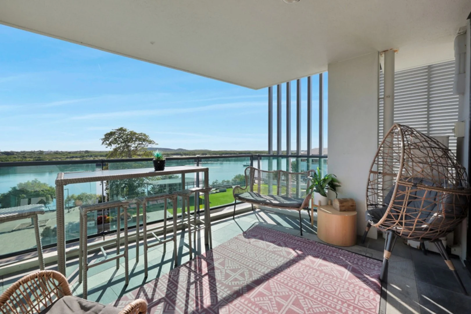 302/27 River Street (1/26)