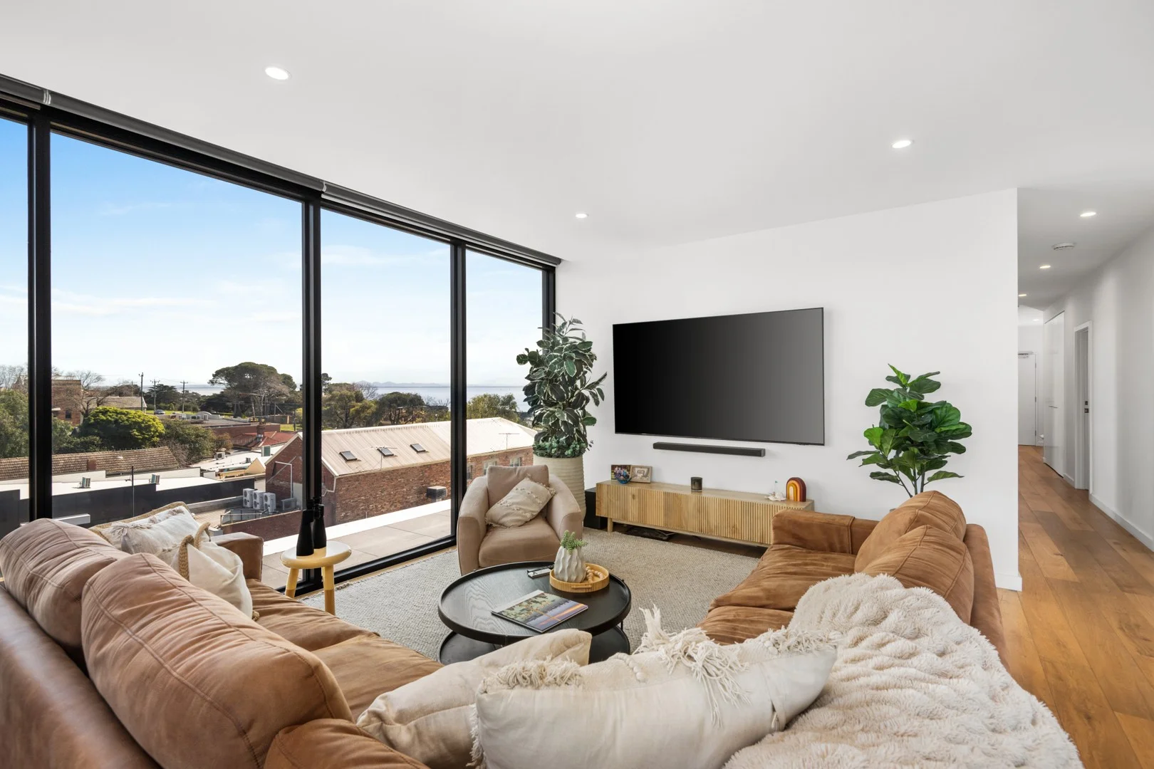 302/72-74 Newcombe Street - Image 2