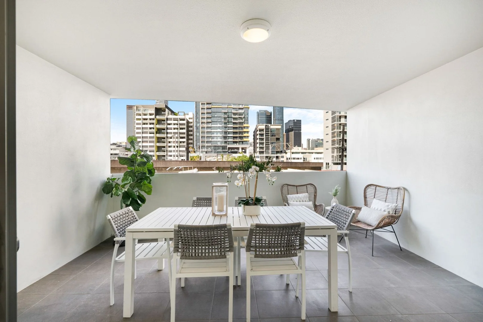 303/16 Merivale Street (1/18)