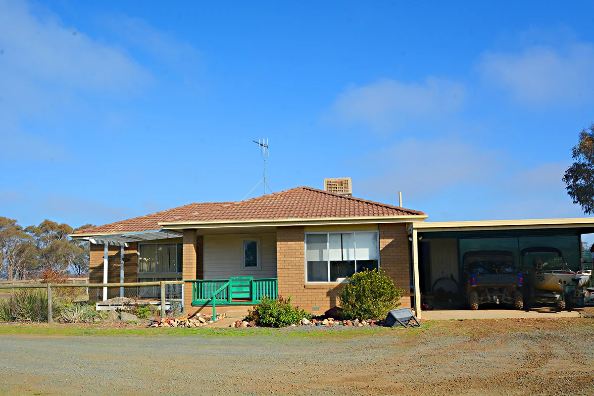 3037 Midland Highway (1/23)