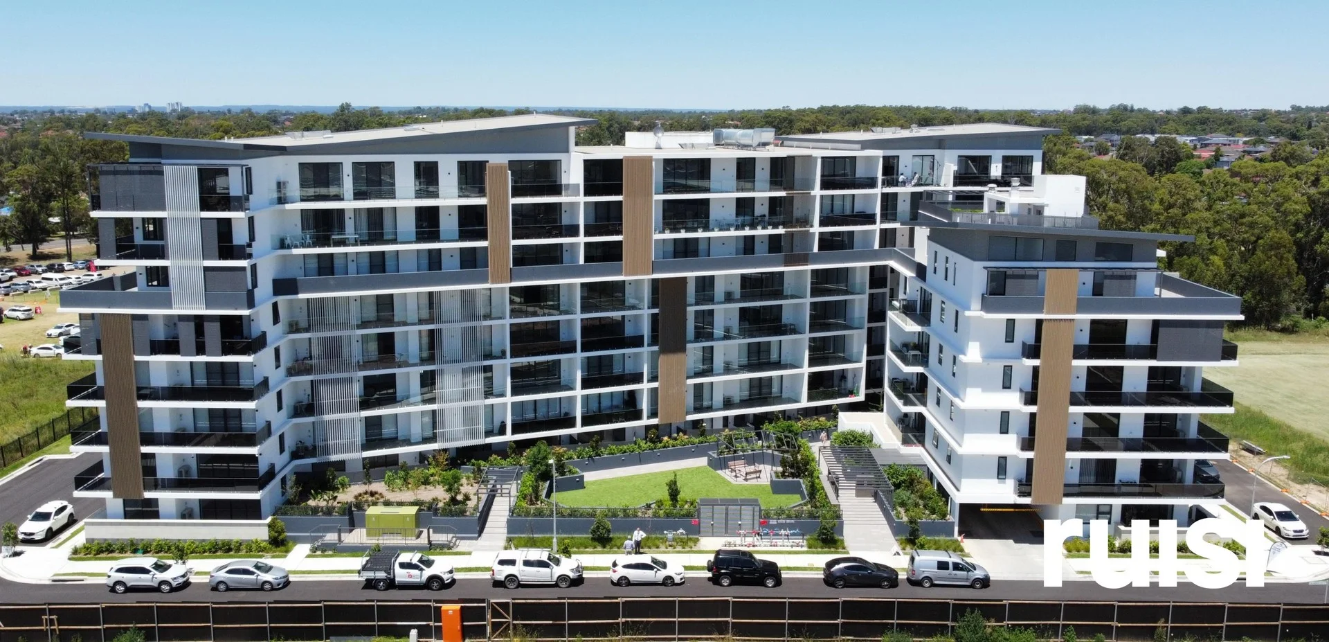 304/2 Calabria Lane (1/1)