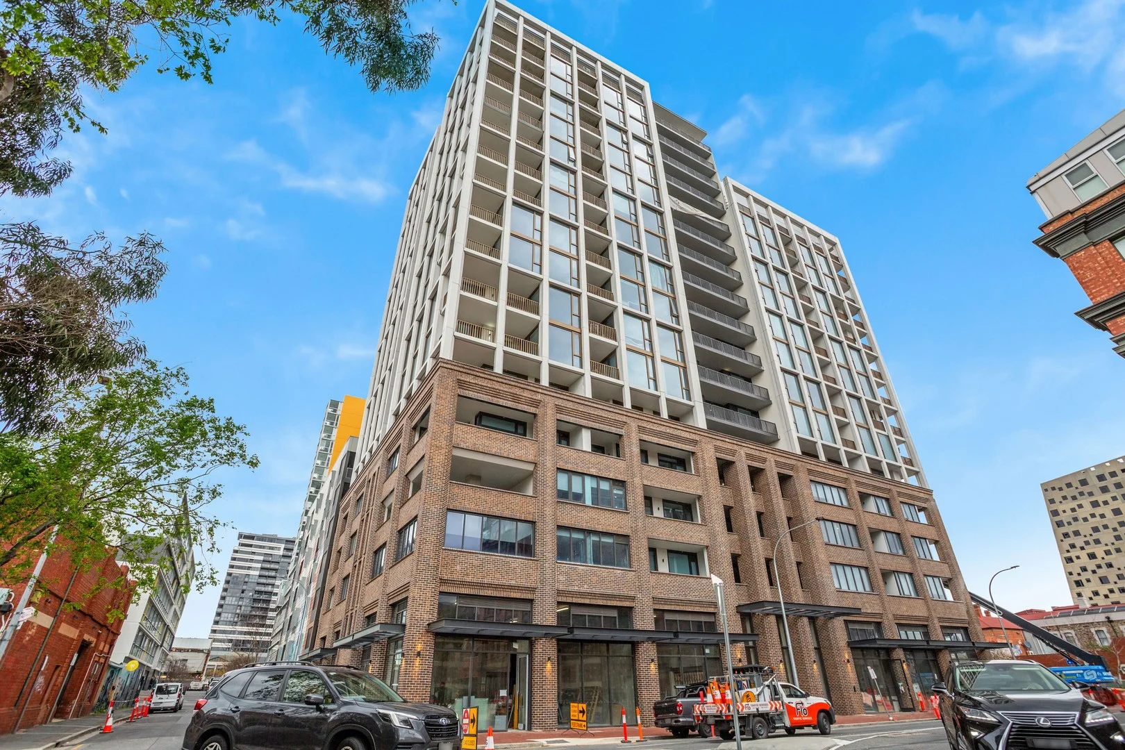 305/181 Waymouth Street (1/16)