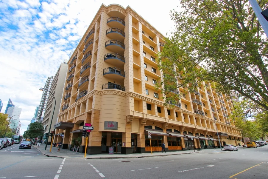 305/9 Victoria Avenue (1/17)