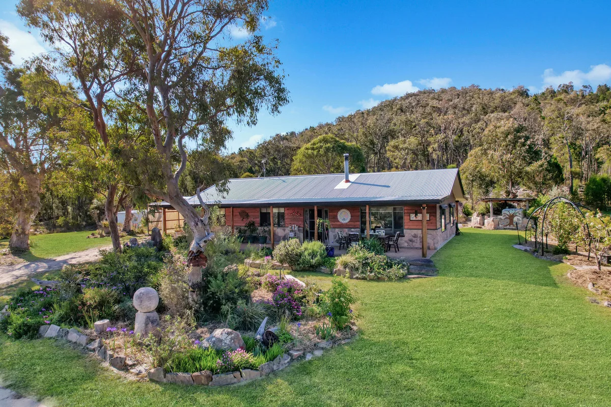 305 Amosfield Road (1/29)