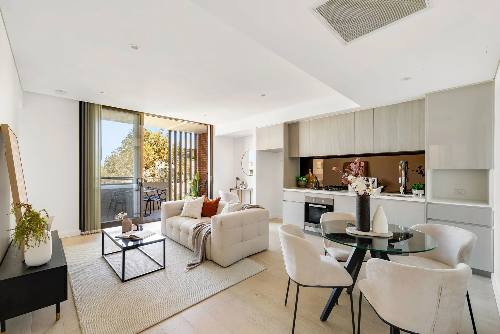 306/3 Victoria Street (1/11)