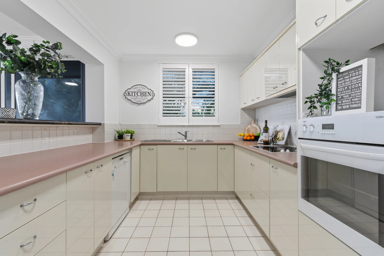 307/190 Swann Road - Image 5