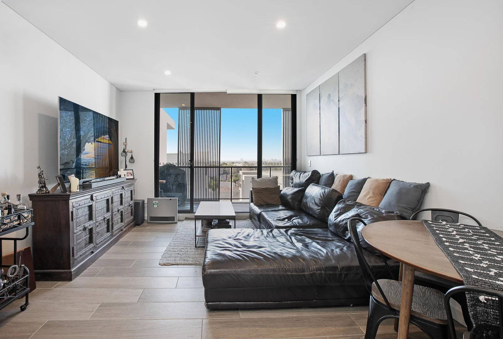 307/541A Burwood Road (1/10)