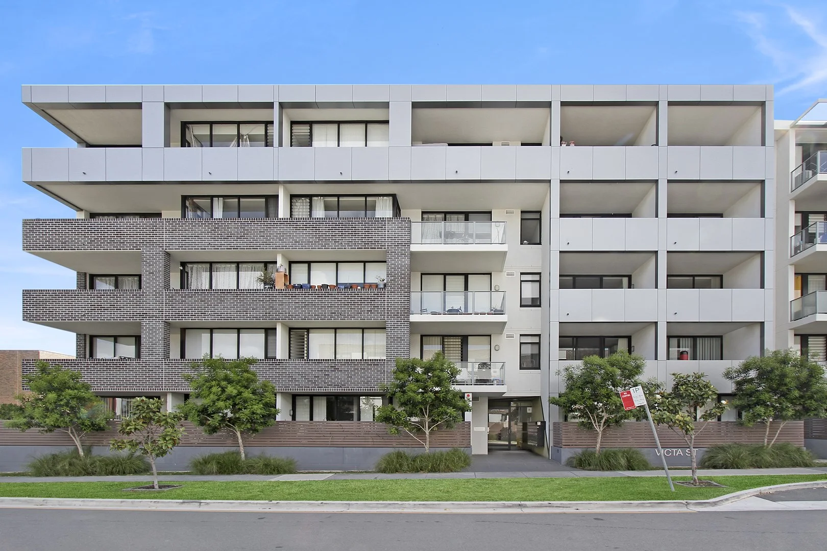 309/1 Victa Street (1/9)